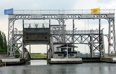中央運河にかかる4機の水力式リフトとその周辺のラ・ルヴィエール及びル・ルー（エノー）の動画＆解説